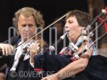 29-11-2010 Andre Rieu and Manoe Konings with Johann Strauss Orchestra at Glendale, USA.

[keywords]Live Performance, Bagpipe[/keywords]